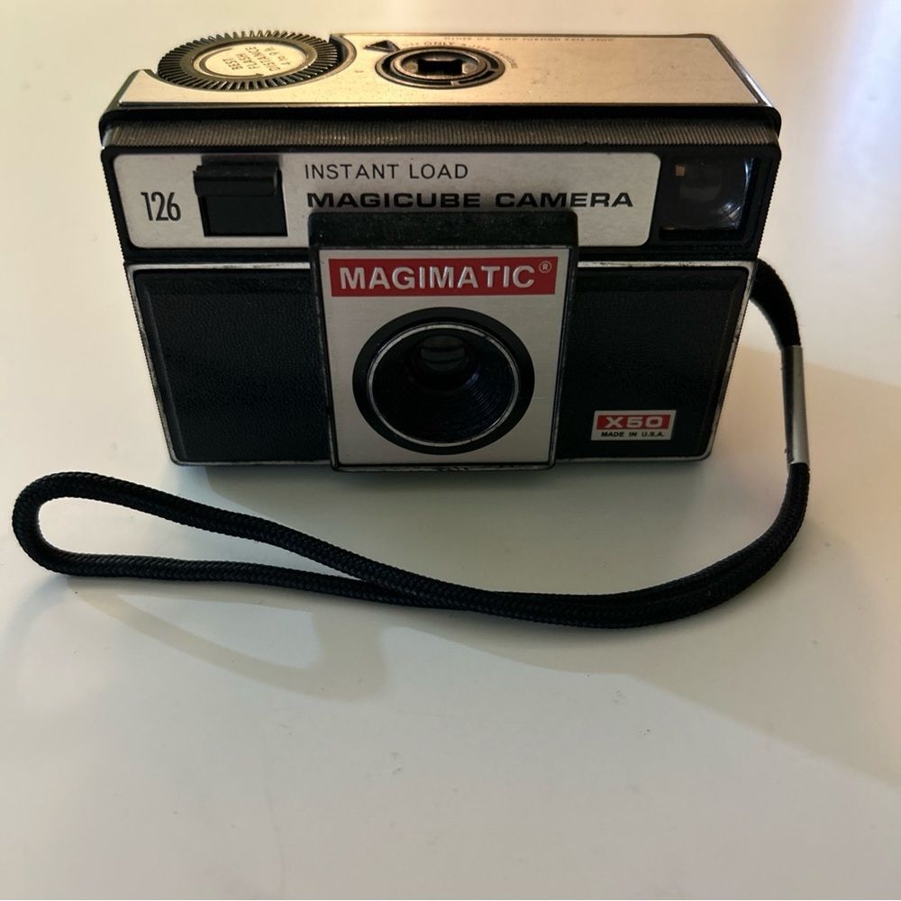 Magicube X-50 Instant Load Camera - Black